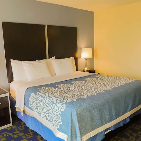 Days Inn & Suites By Wyndham Pocahontas Экстерьер фото