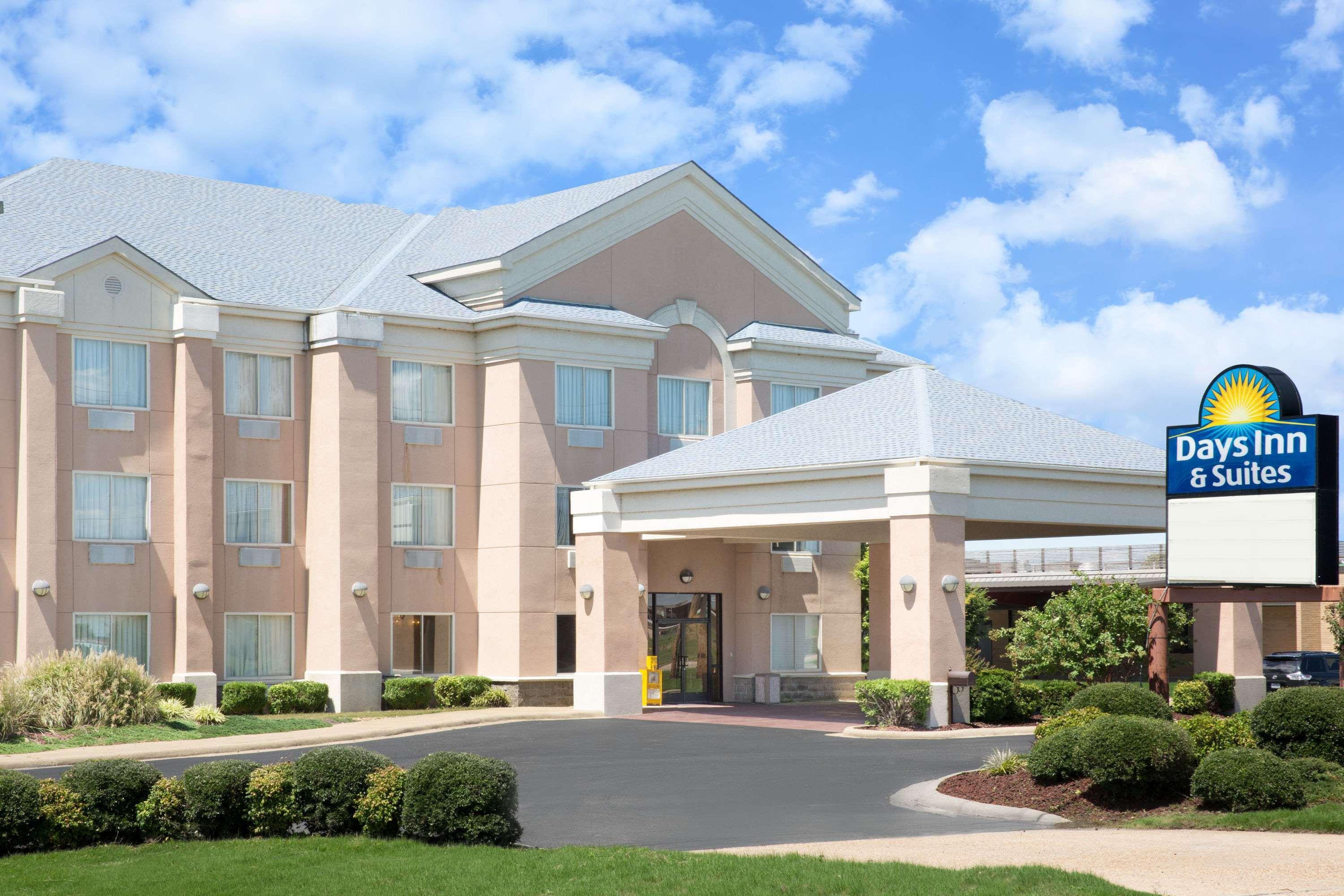 Days Inn & Suites By Wyndham Pocahontas Экстерьер фото