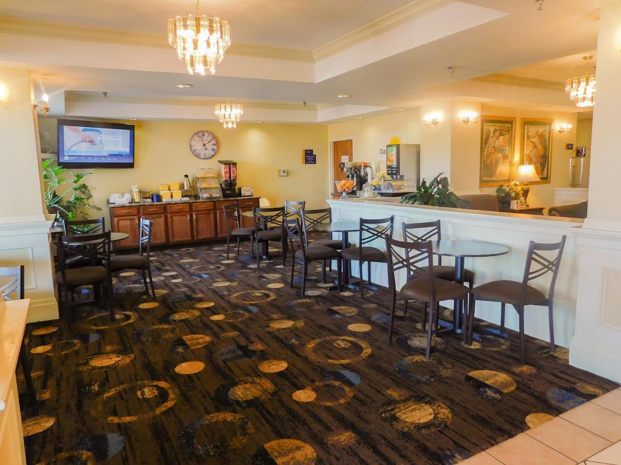 Days Inn & Suites By Wyndham Pocahontas Экстерьер фото