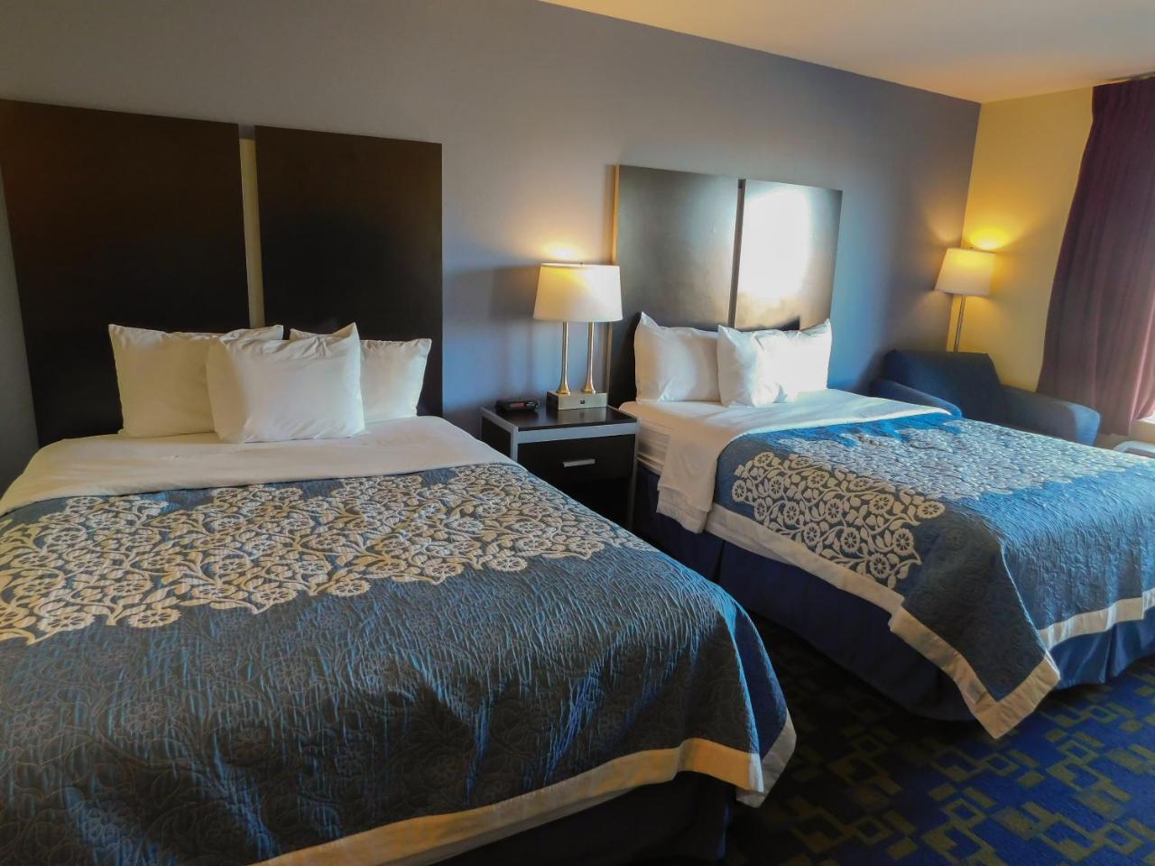 Days Inn & Suites By Wyndham Pocahontas Экстерьер фото