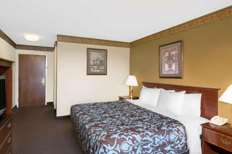 Days Inn & Suites By Wyndham Pocahontas Экстерьер фото